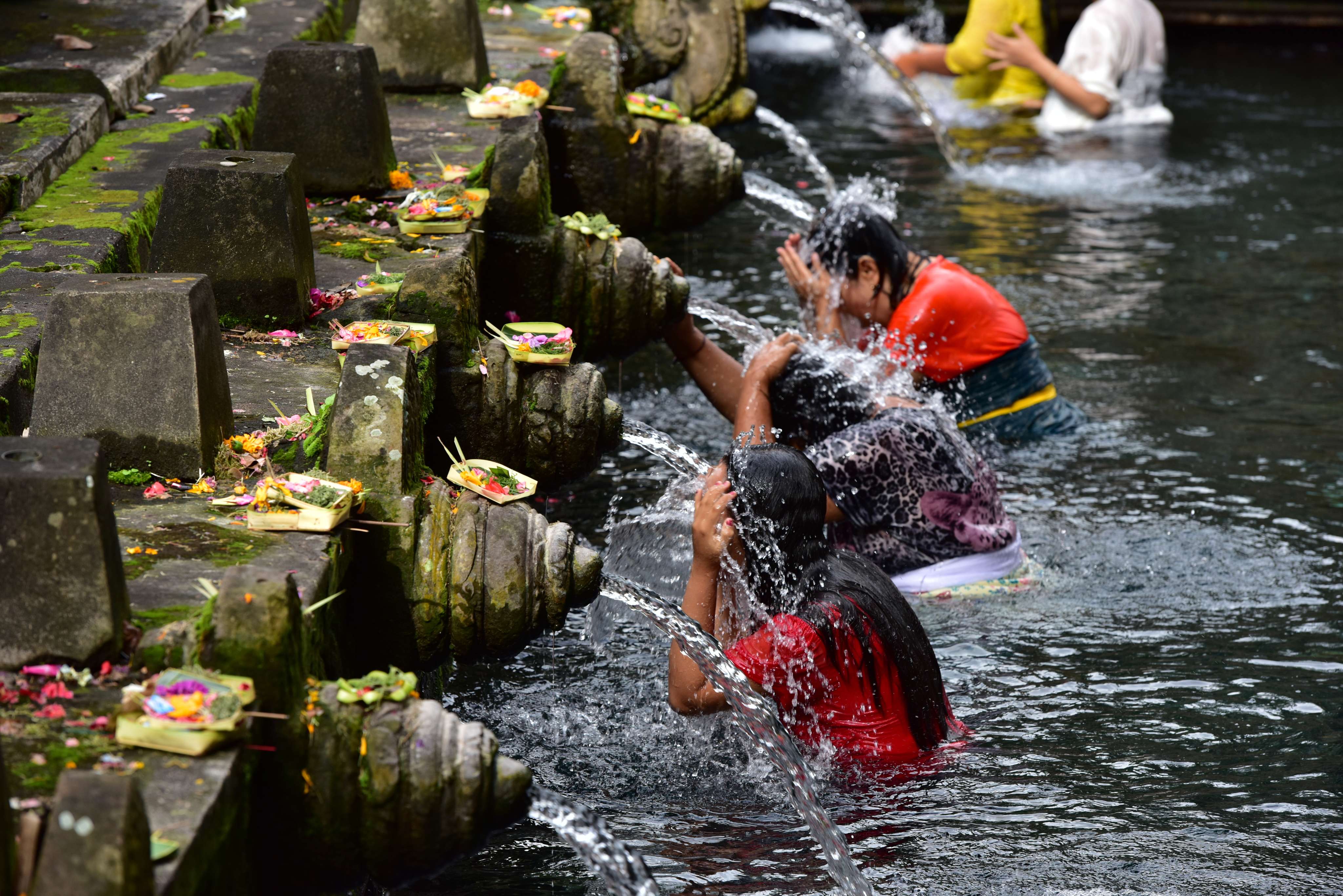 Visit Tampak Siring/Holy Spring Water Temple