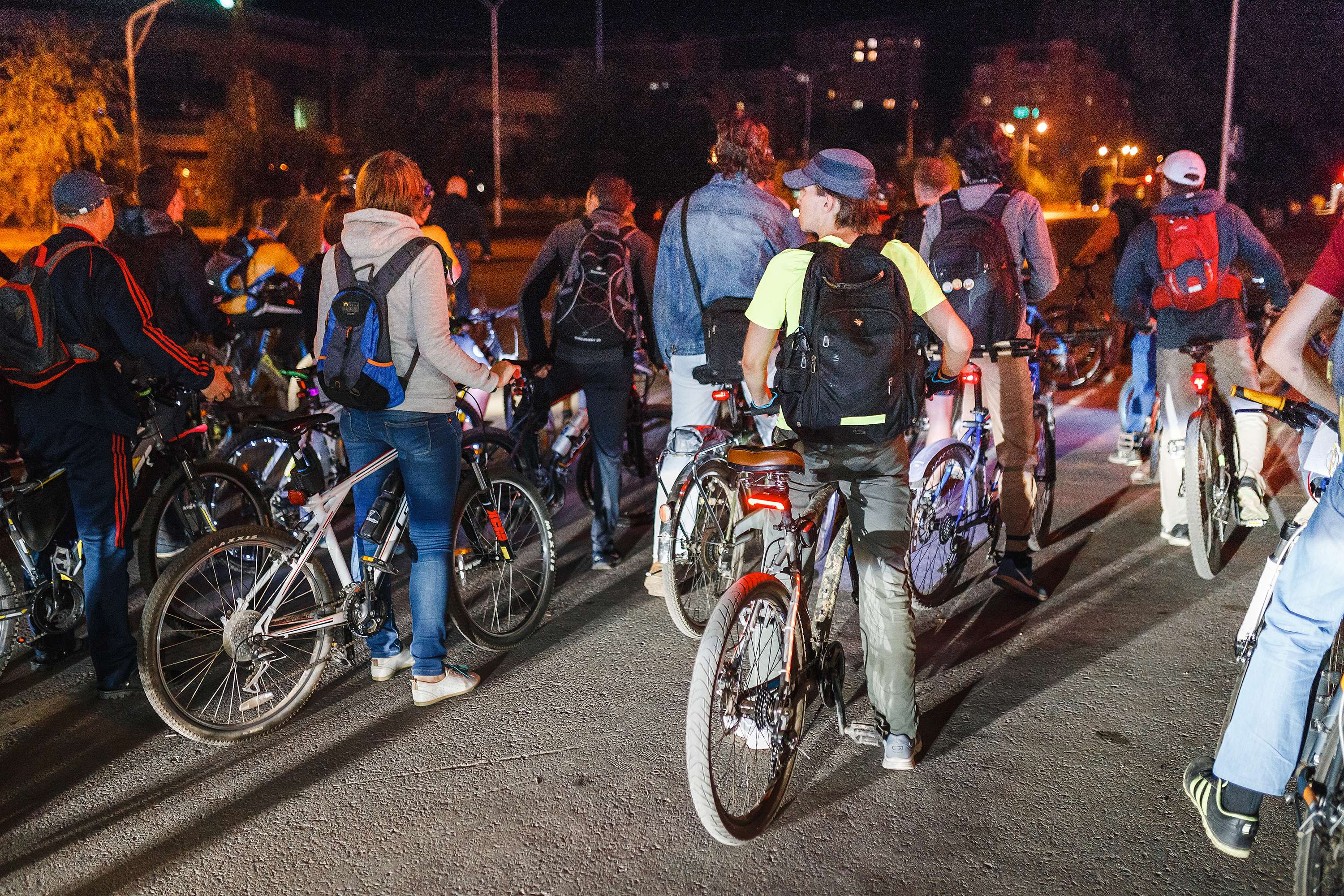 Colombo Cycling : Night Tour I Book @ Flat 26% off