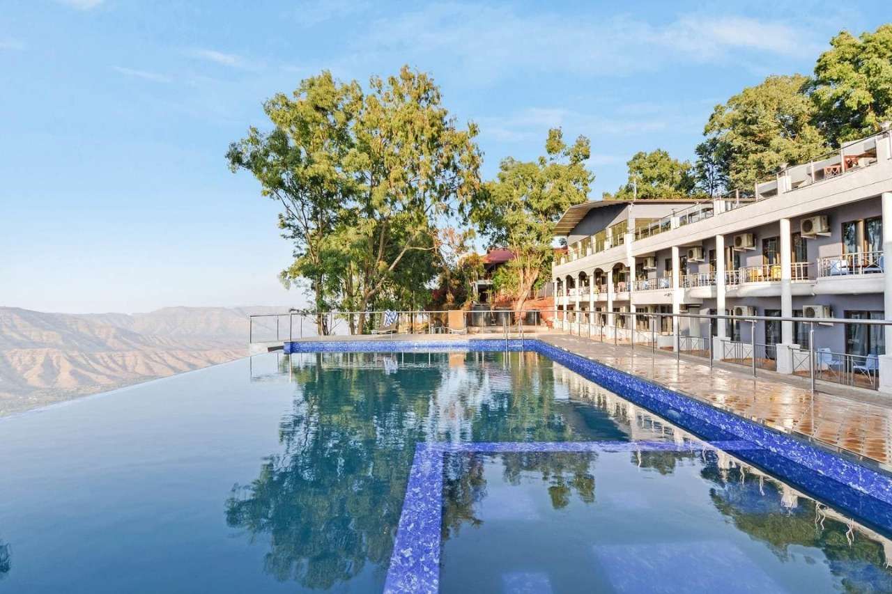  Cloud Mist Resort and Spa