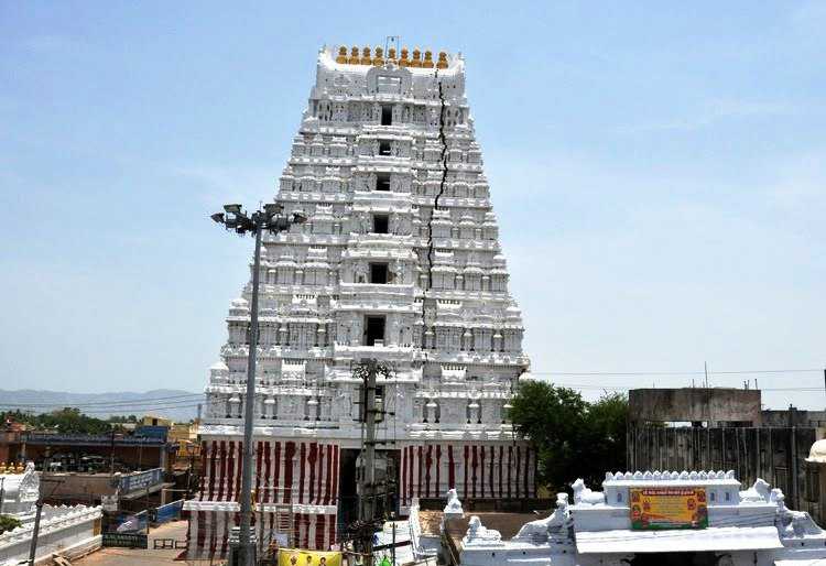 Srikalahasti (116 km from Chennai)