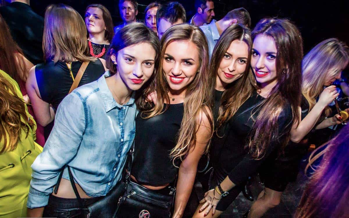 Enjoy A Rocking New Year’s Eve Dj Night At Hard Rock Cafe