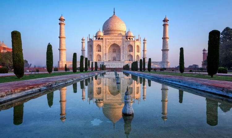 Agra (234 Km from Delhi)