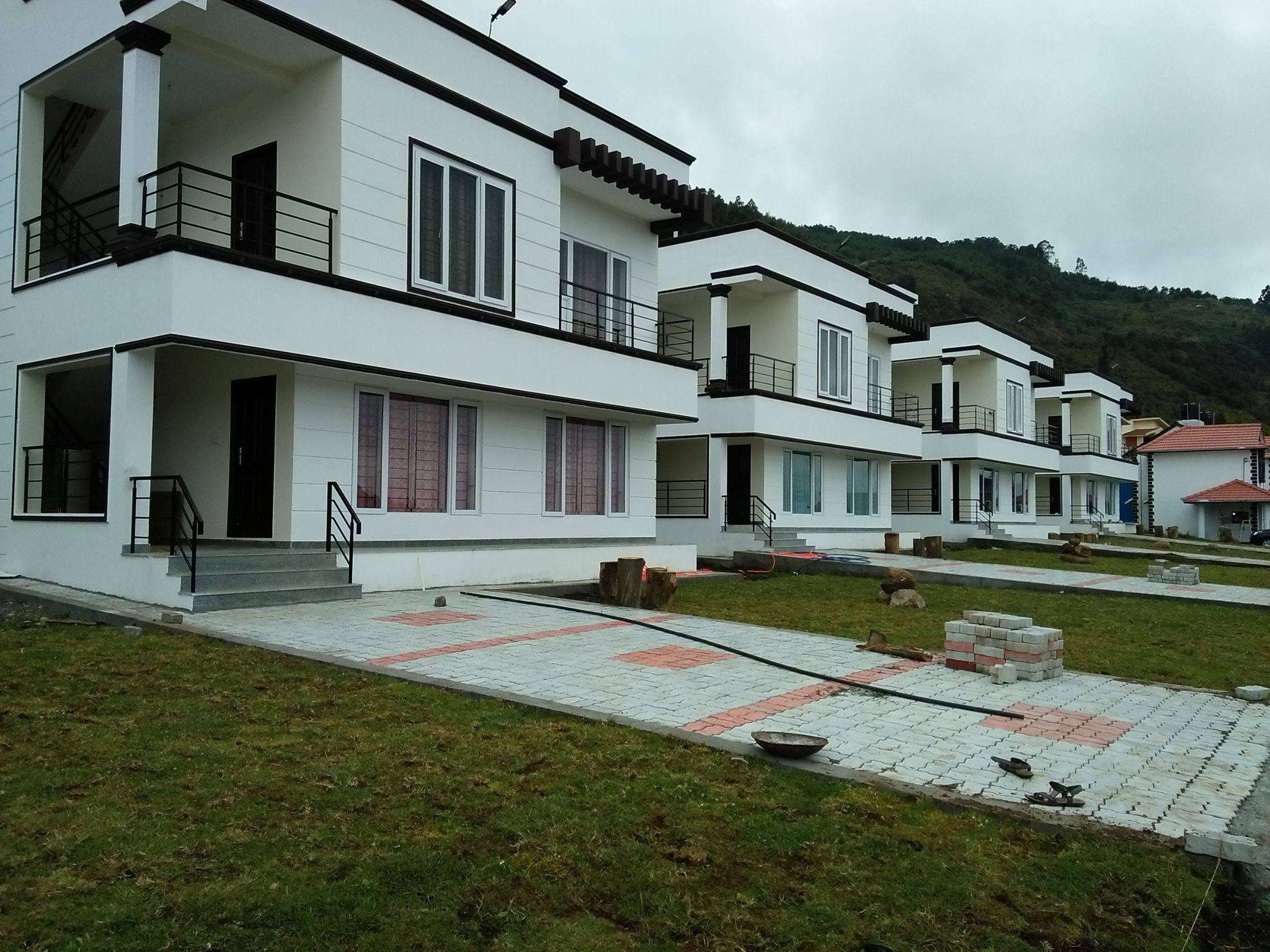 Sixteen Degrees Resort