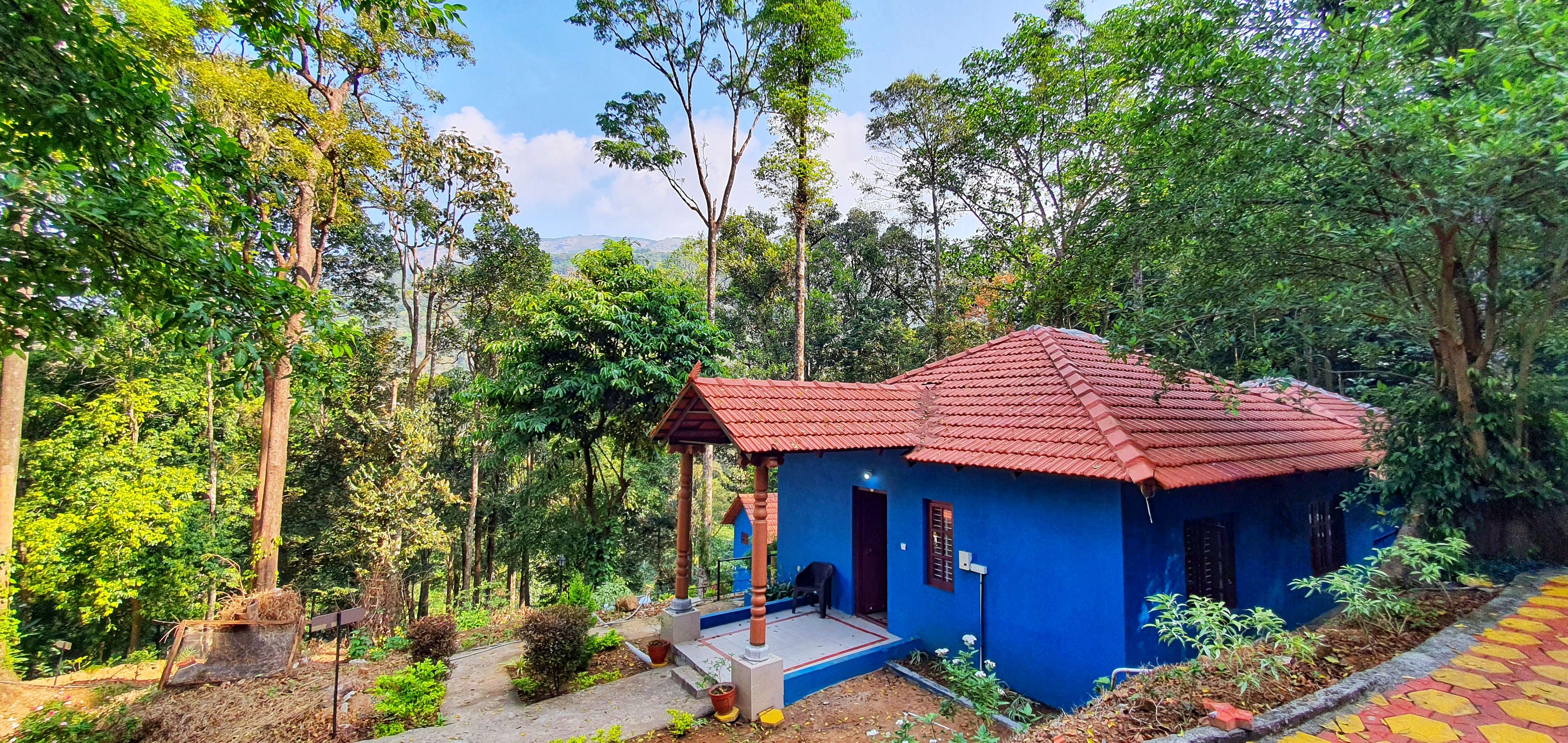Hilltop Holiday Homestay Amidst Hills in Coorg @ Flat 15% off