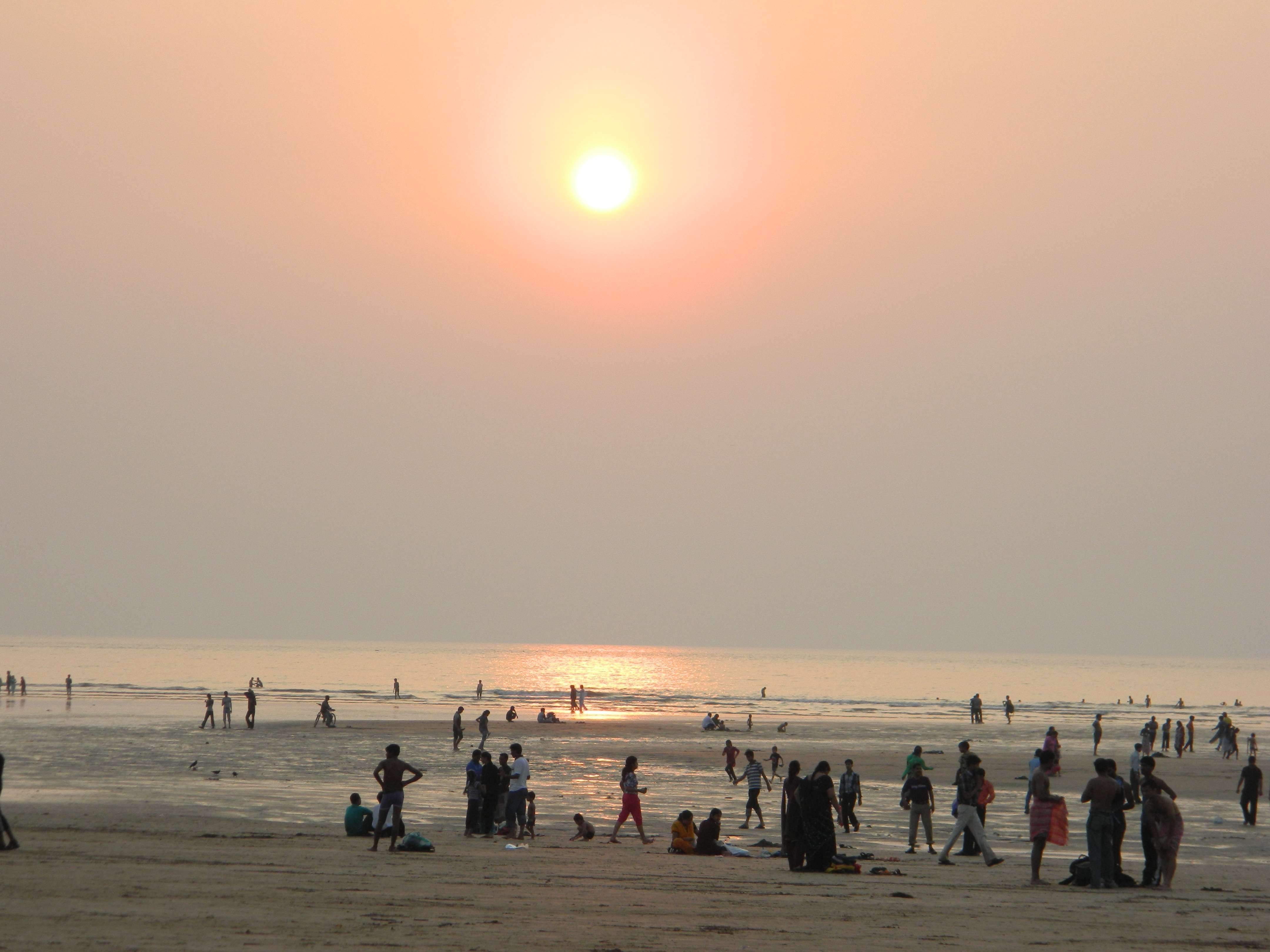 Aksa Beach (175 Km From Pune)