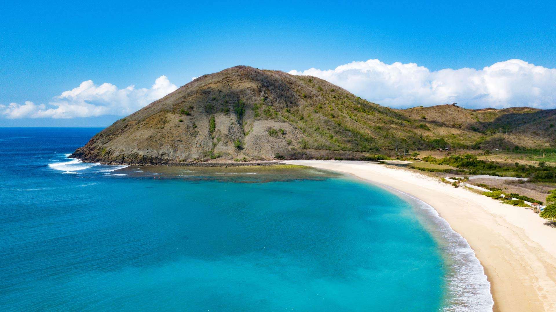 1574669020 lombok mustsees mawun beach drohne