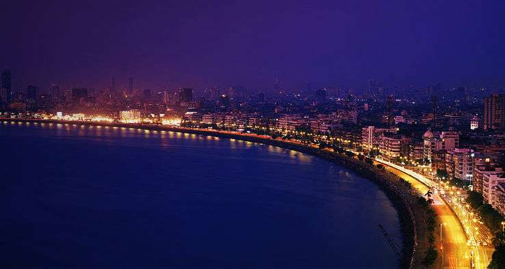 Enjoy a Late-Night Coffee on Marine Drive
