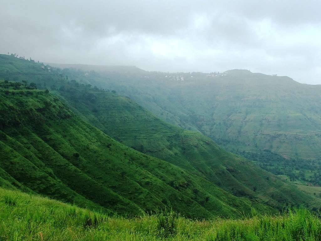 Panchgani (101 km from Pune)