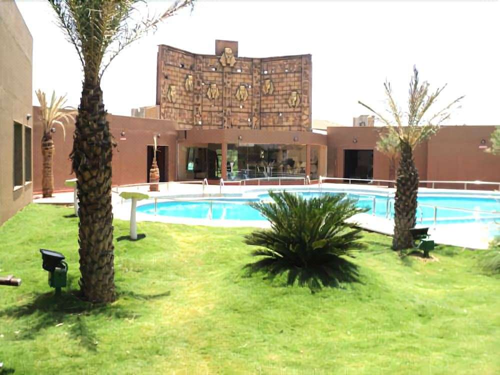 Confident Amoon Glamour Resort and Spa