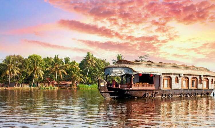 Alleppey (320 km from Ooty)