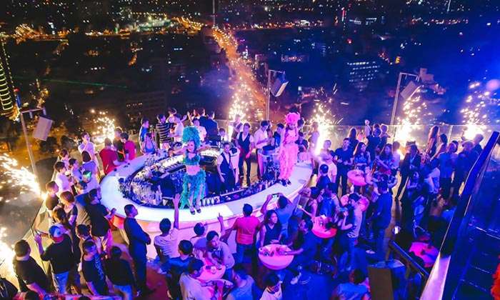 Enjoy the Happening Nightlife