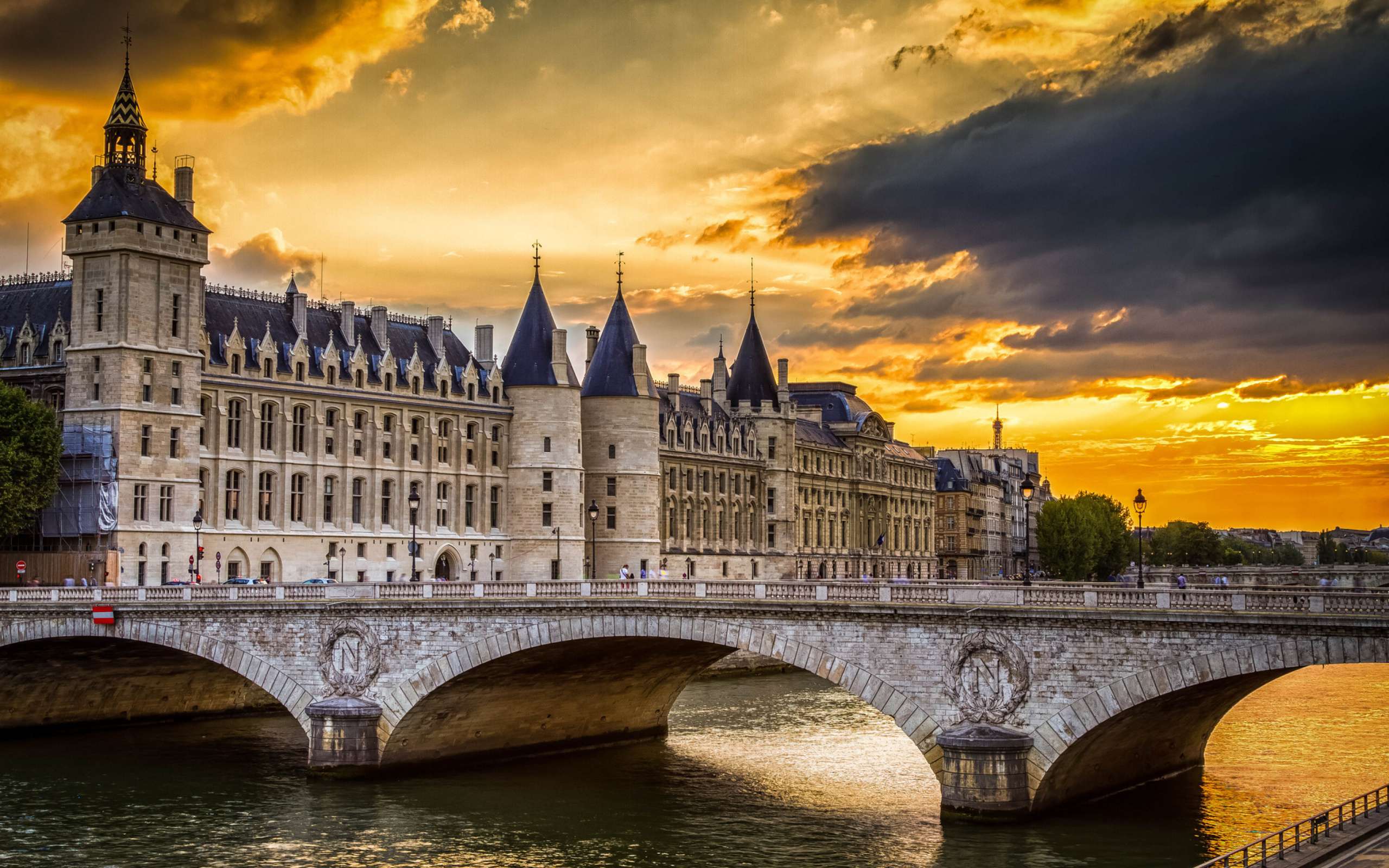 Conciergerie Paris Tickets: Skip the Line Flat 12% off