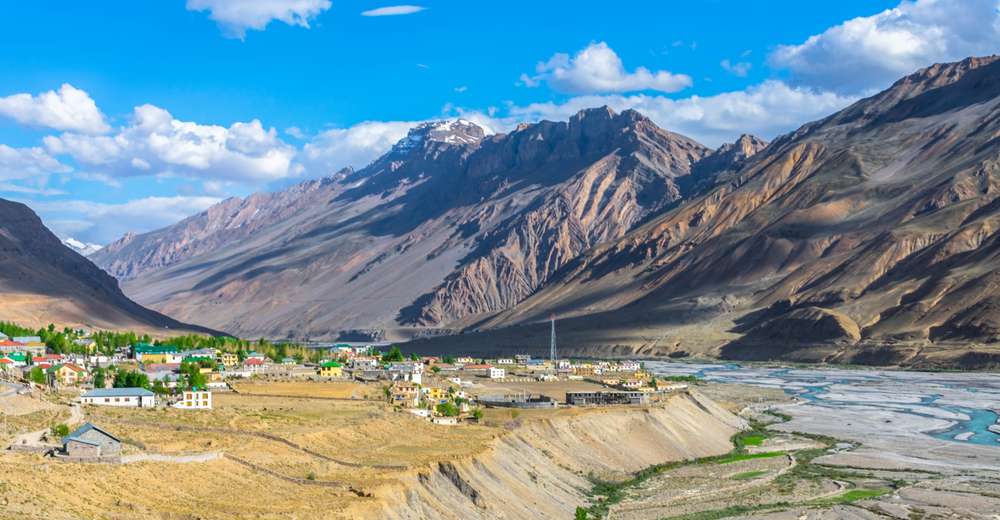 How many days does it take to reach Kaza from Manali?