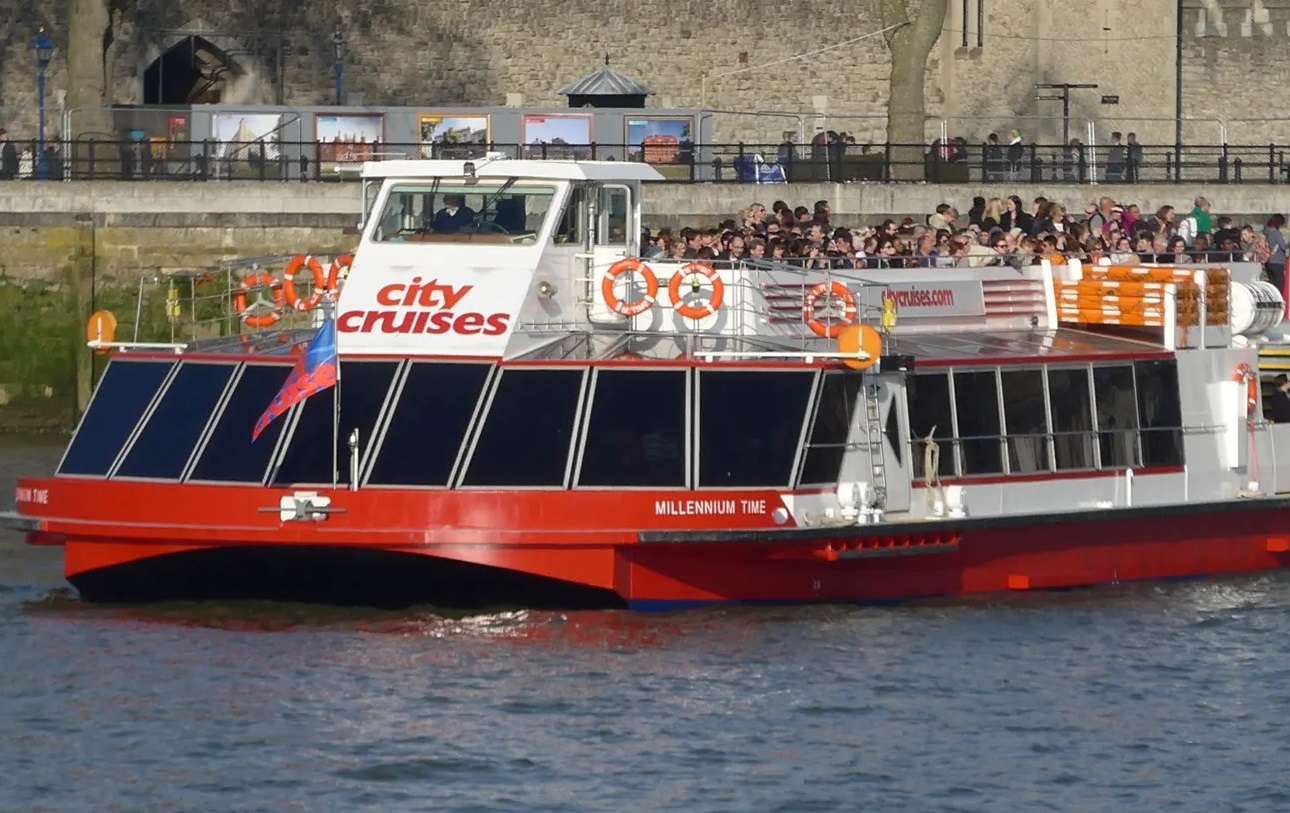 Hop on Hop off Thames River Cruise | Book @ ₹ 1550 Only!