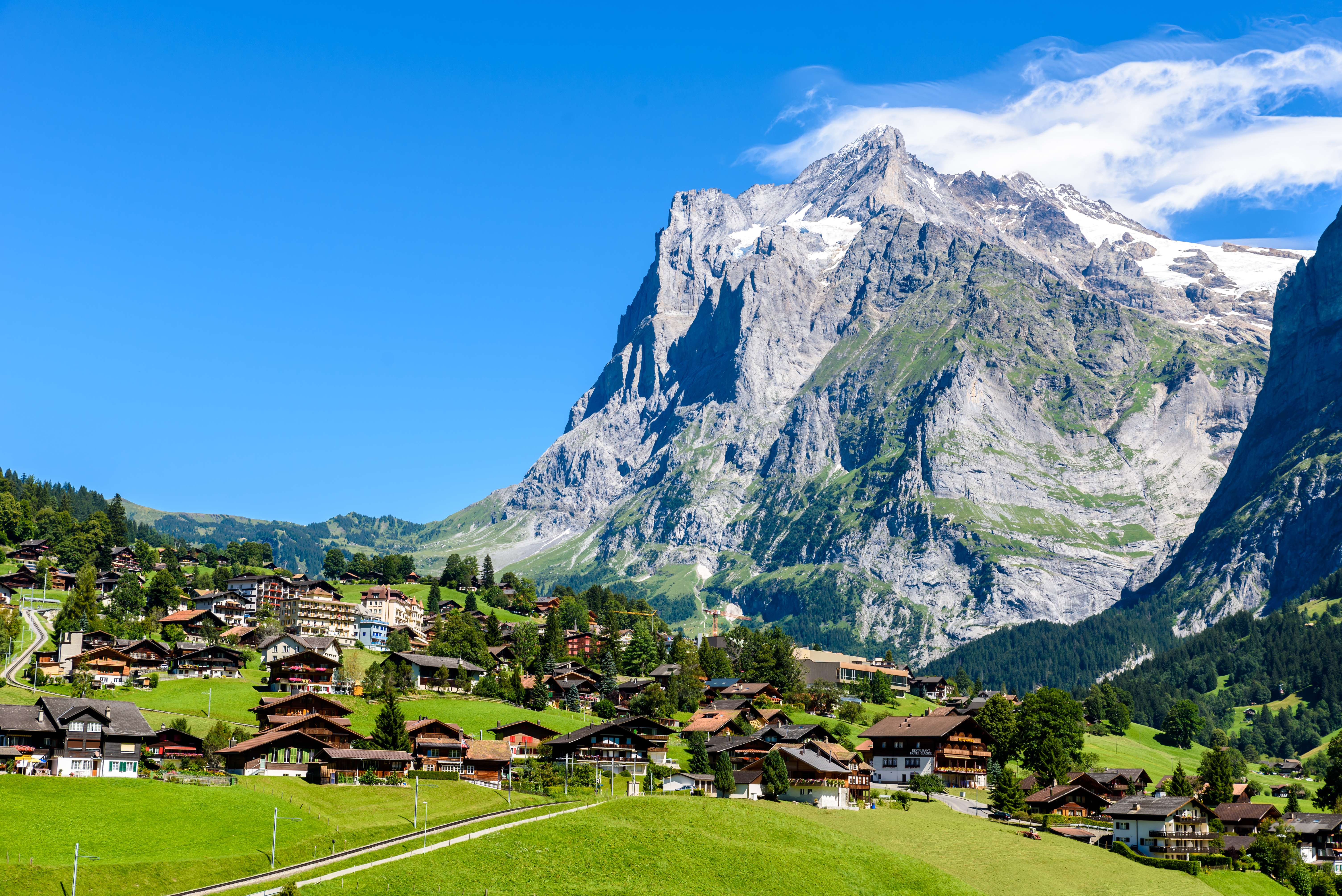 Interlaken and Grindelwald Day Trip from Lucerne @ Flat 20% off
