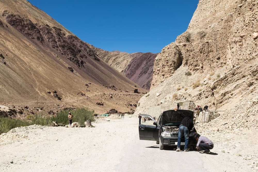 Mechanics on Shimla - Kaza Route