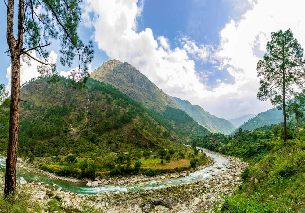 Tirthan Valley (491.1 km from Delhi)