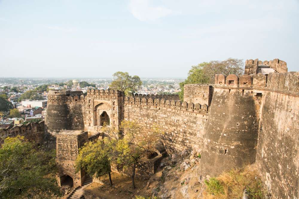 Jhansi - (233.8 km from Agra)
