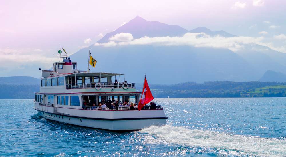 Cruise On The Beautiful Lake Thun