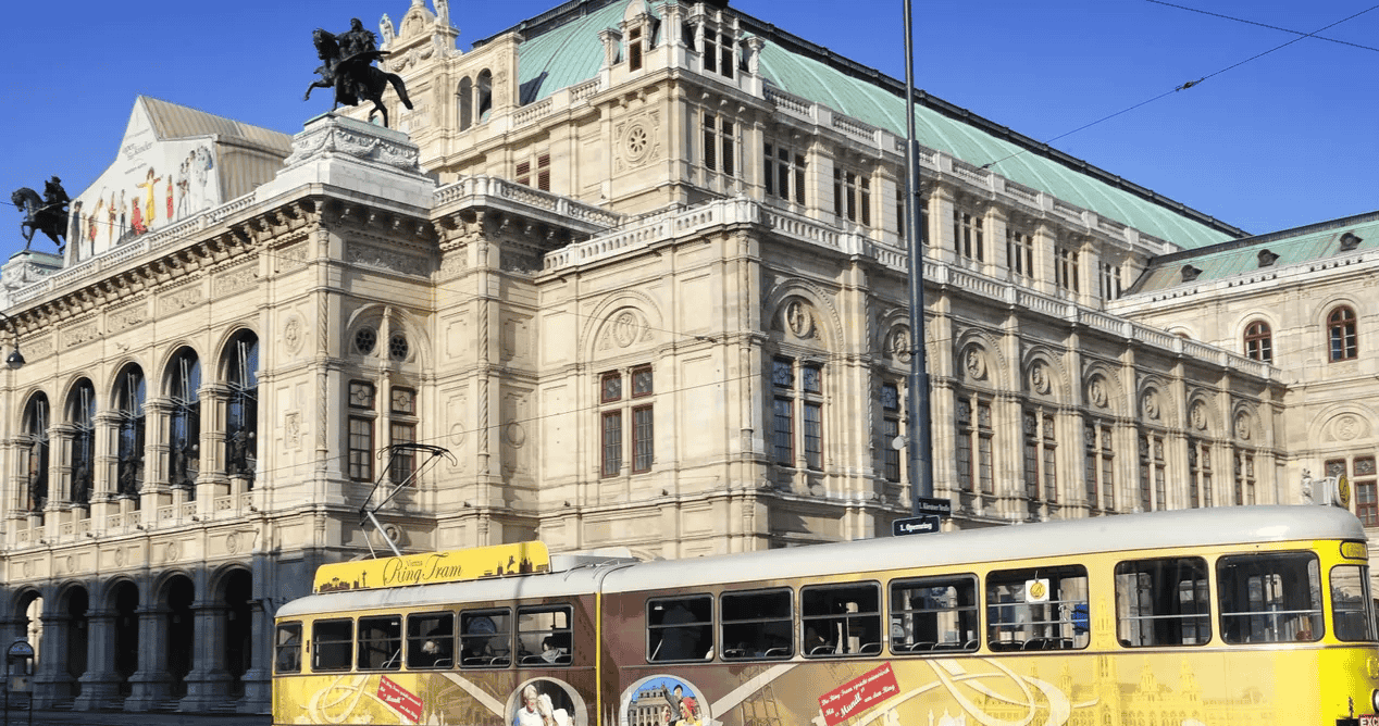 Vienna Ring Tram Sightseeing, Book @ Flat 9% off