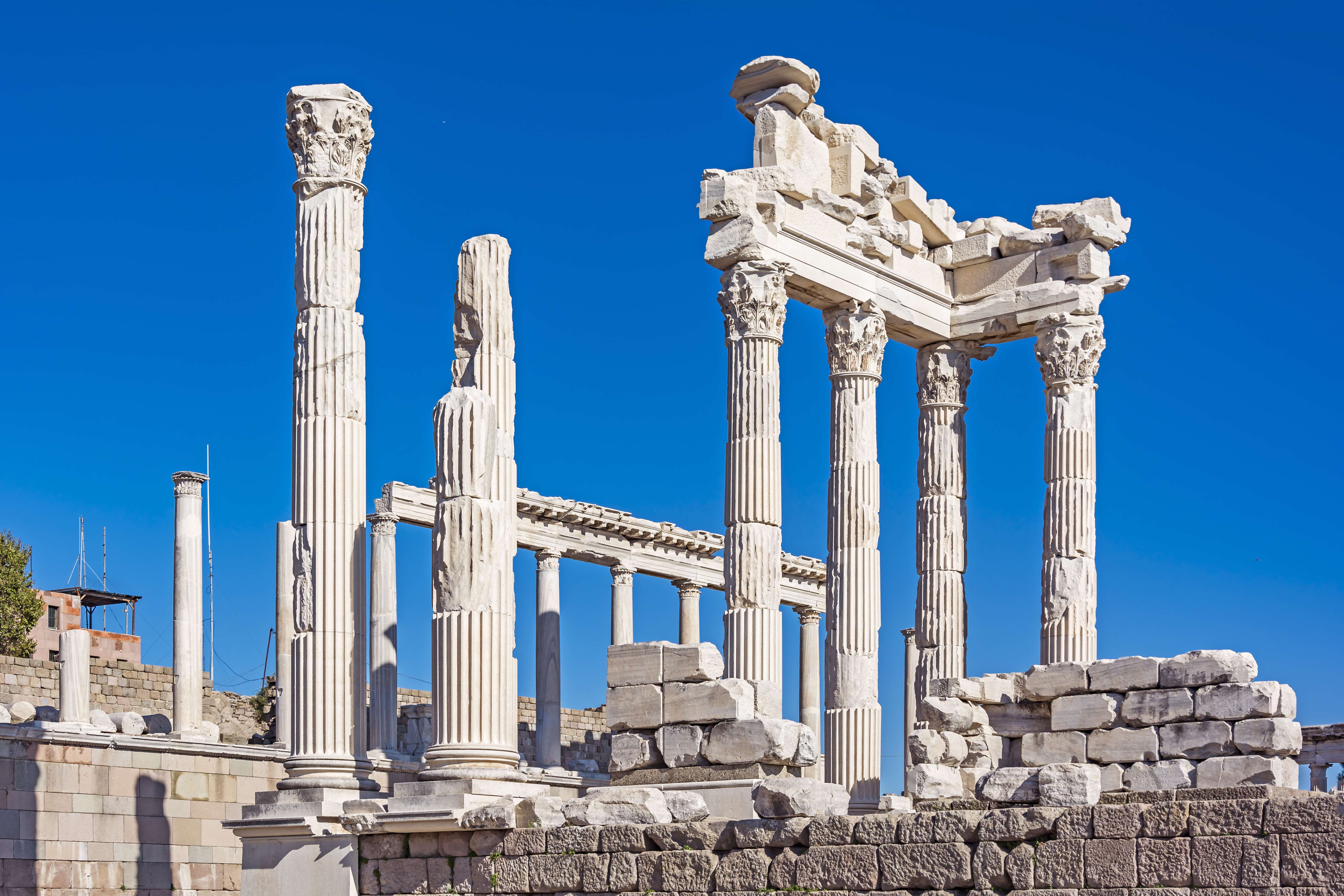 Explore the Pergamum