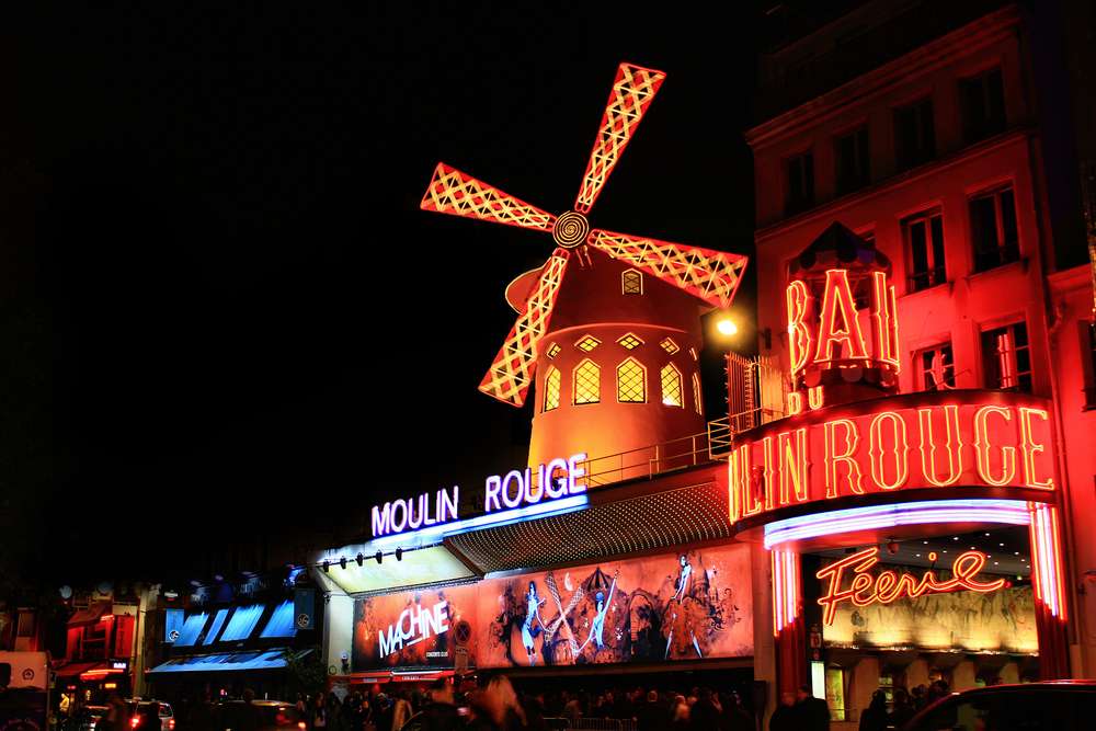 Moulin Rouge Show with Champagne