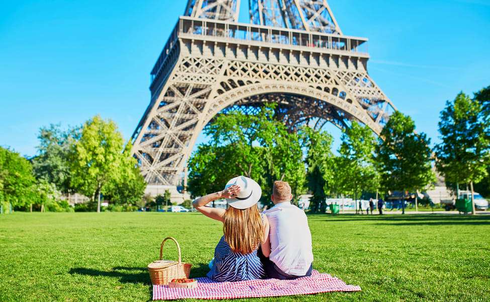 Picnic in Front of the Eiffel Tower