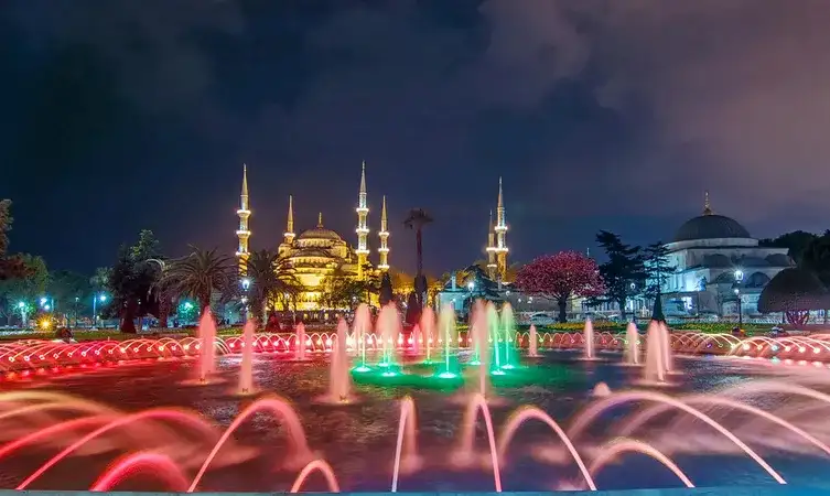 Watch the Dancing Fountain at Sultanahmet