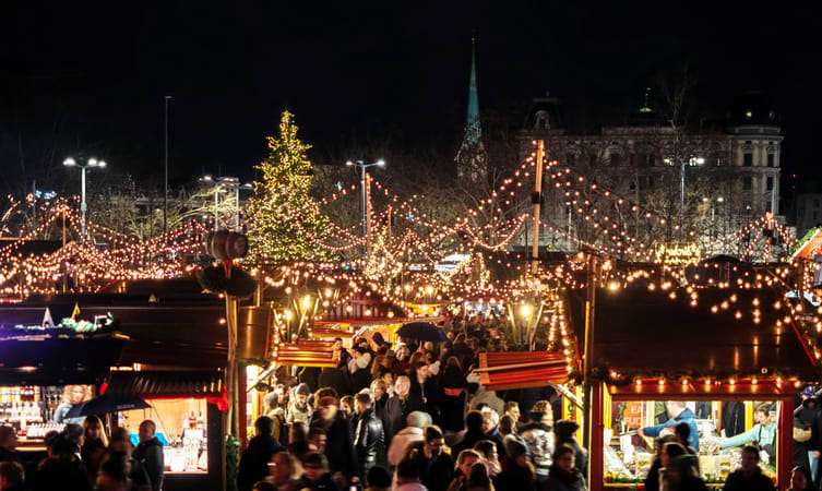 Stroll Around Christmas Markets