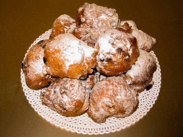 Eat Oliebollen