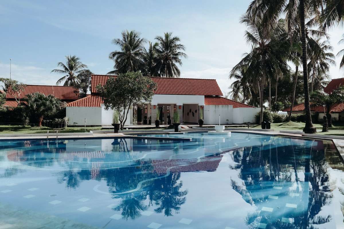 Manipal County Resort