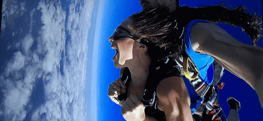 Skydiving Frankfurt Experience, Book Now @ Flat 19% off