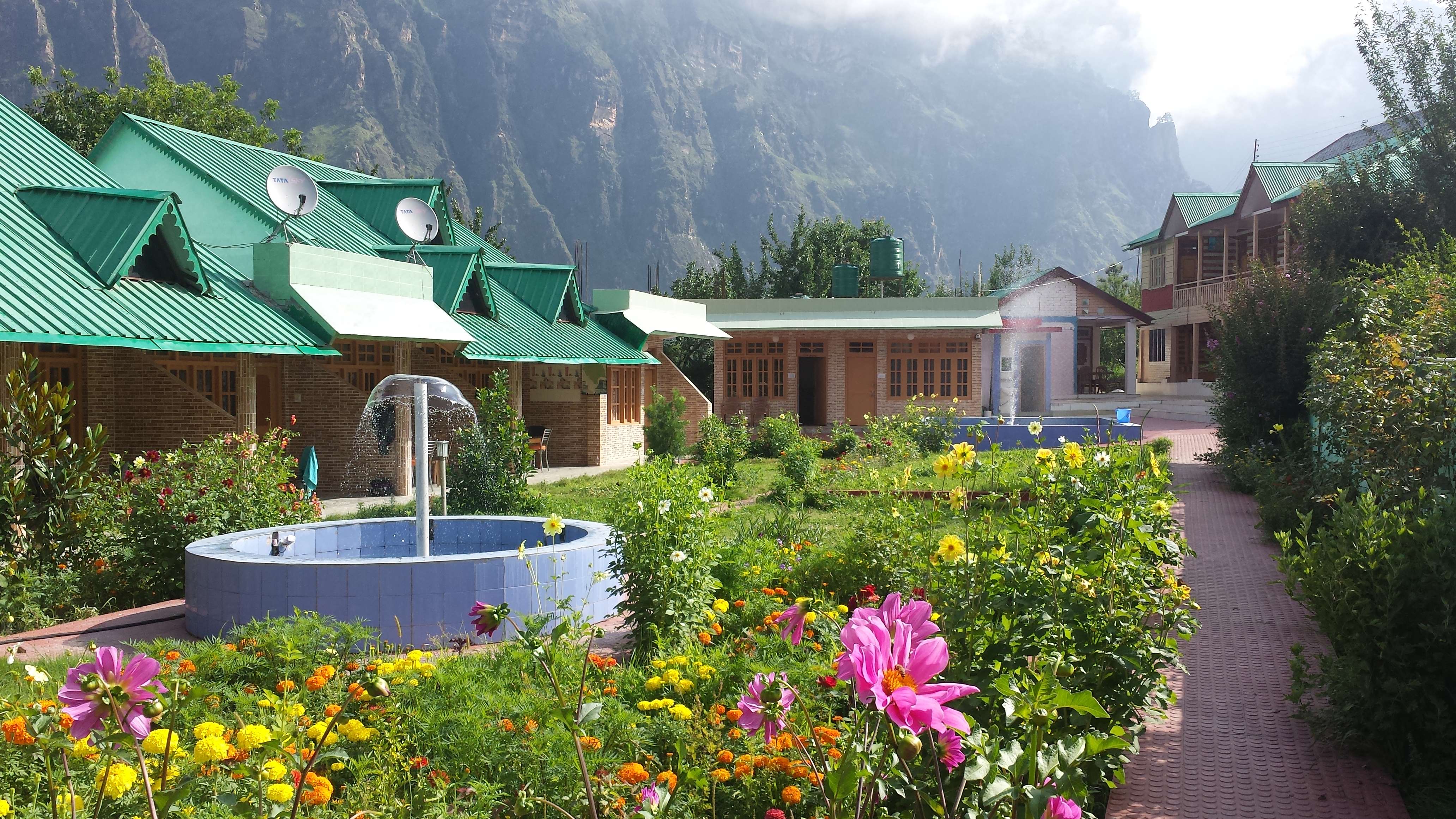 10 Parvati Valley Resorts: {{year}} (With Location & Price)