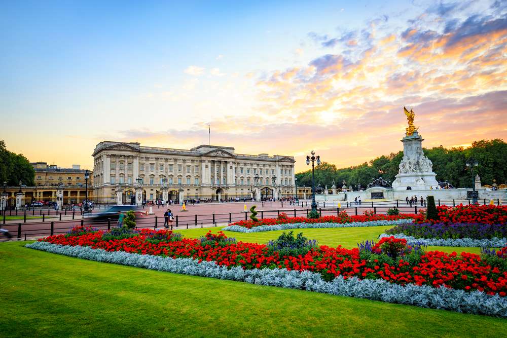 Explore the Buckingham Palace