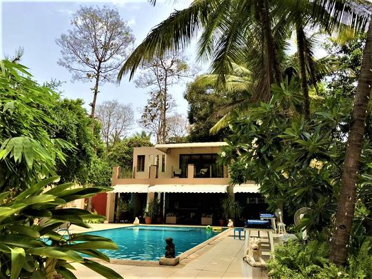 Luxury Stay with Pool, Alibaug
