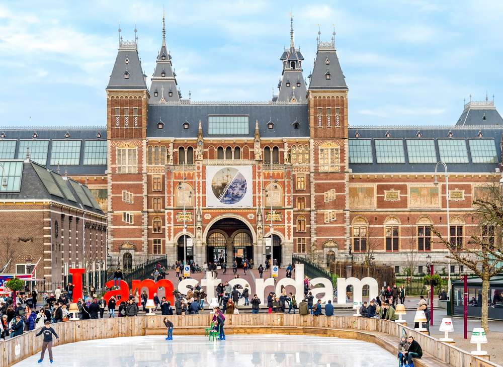 Visit the Museum Market