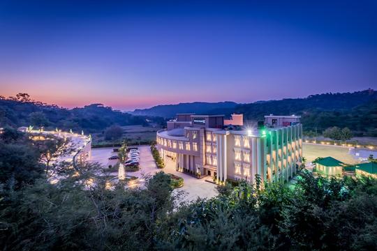 Golden Tulip Chandigarh, Panchkula | Book Online @ 55% off