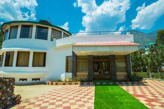 Signature Manaali @ Flat 46% off