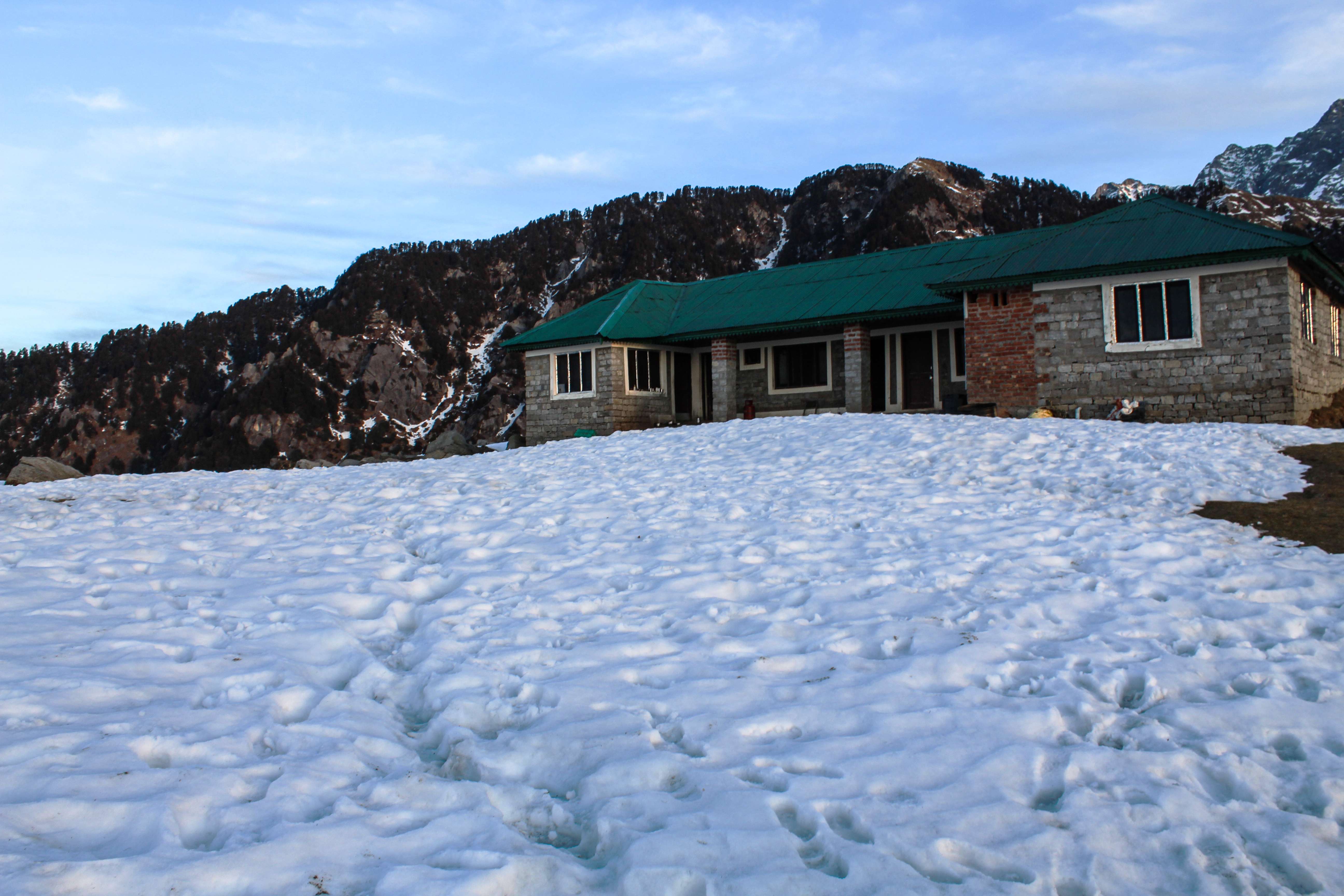 10 Cottages in Mcleodganj: {{year}} (Location, Amenities & Price)