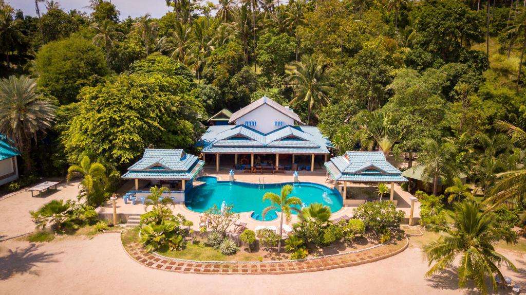 Dolphin Beach Resort