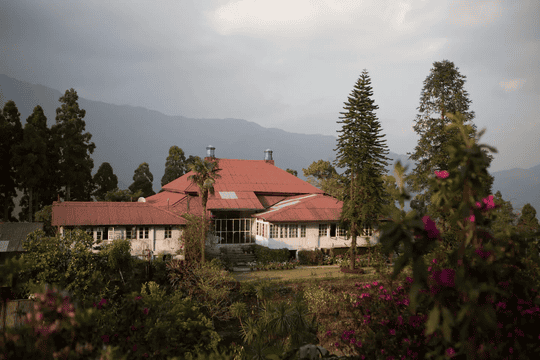 British Era Heritage Bungalow Stay at Darjeeling