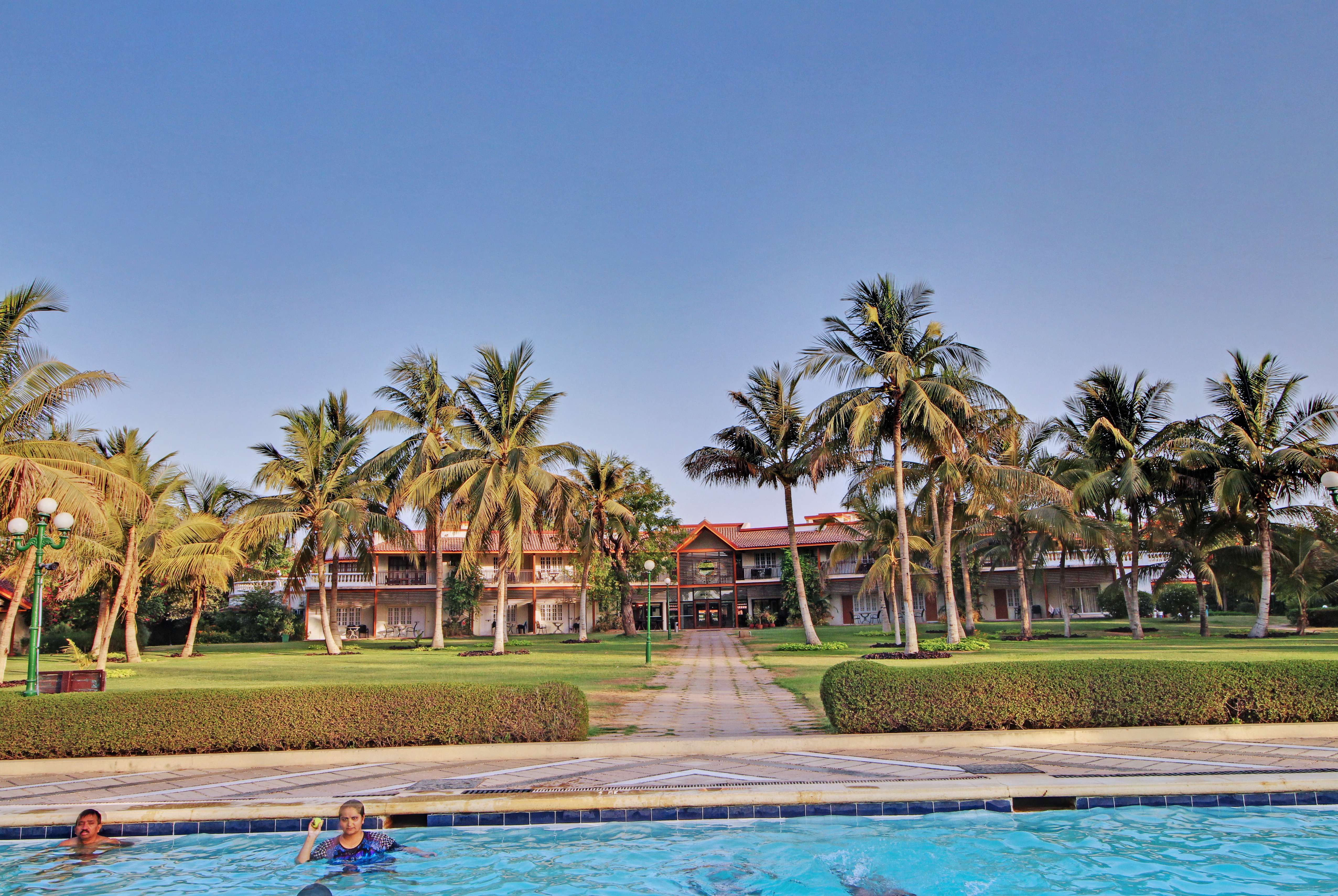 10 One Day Picnic Resort near Ahmedabad, Get Upto 50% Off