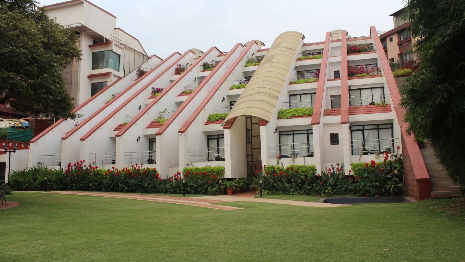 Mango Hotels Valley View