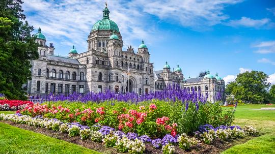 8 Days Canada Tour Package 2023 | Flat 20% off