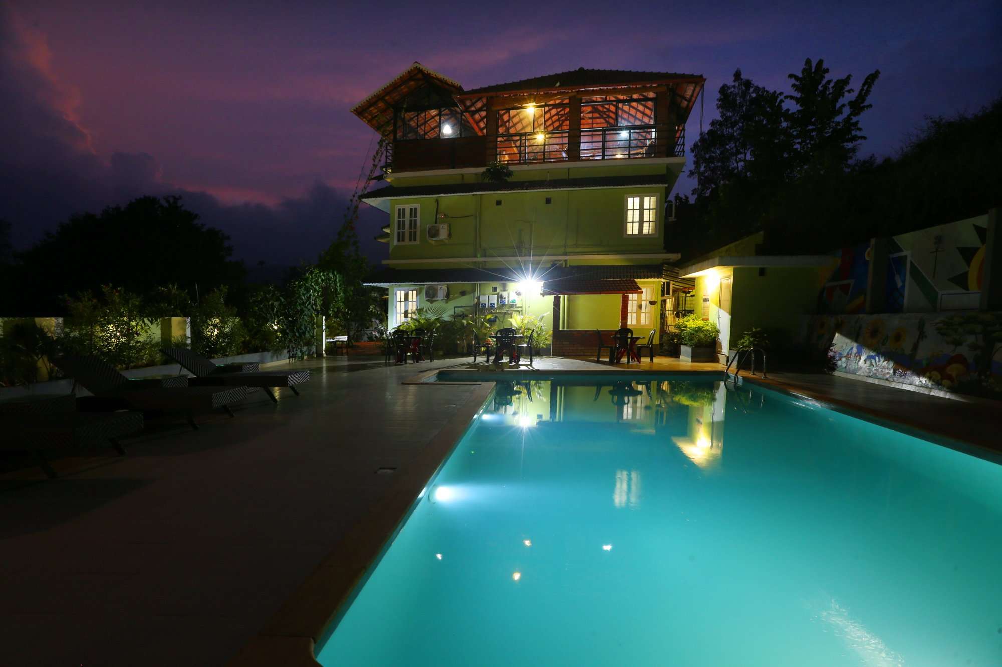 Girassol Serviced Villa