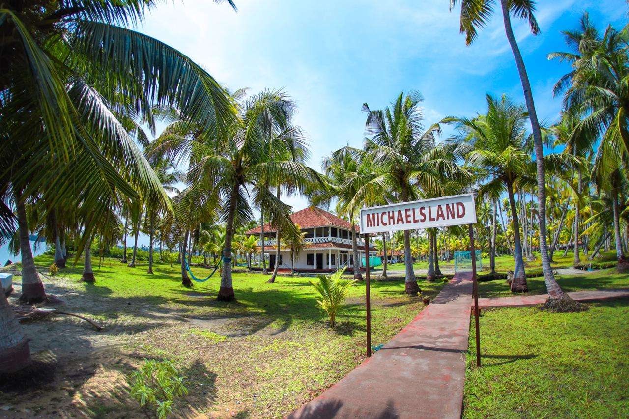 Michaels Land Resort