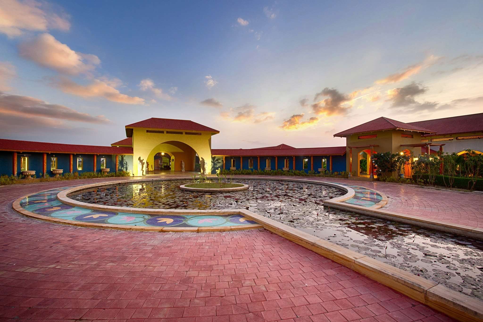 6 Resorts In Sanand, Book NOW & Get Upto 50% Off