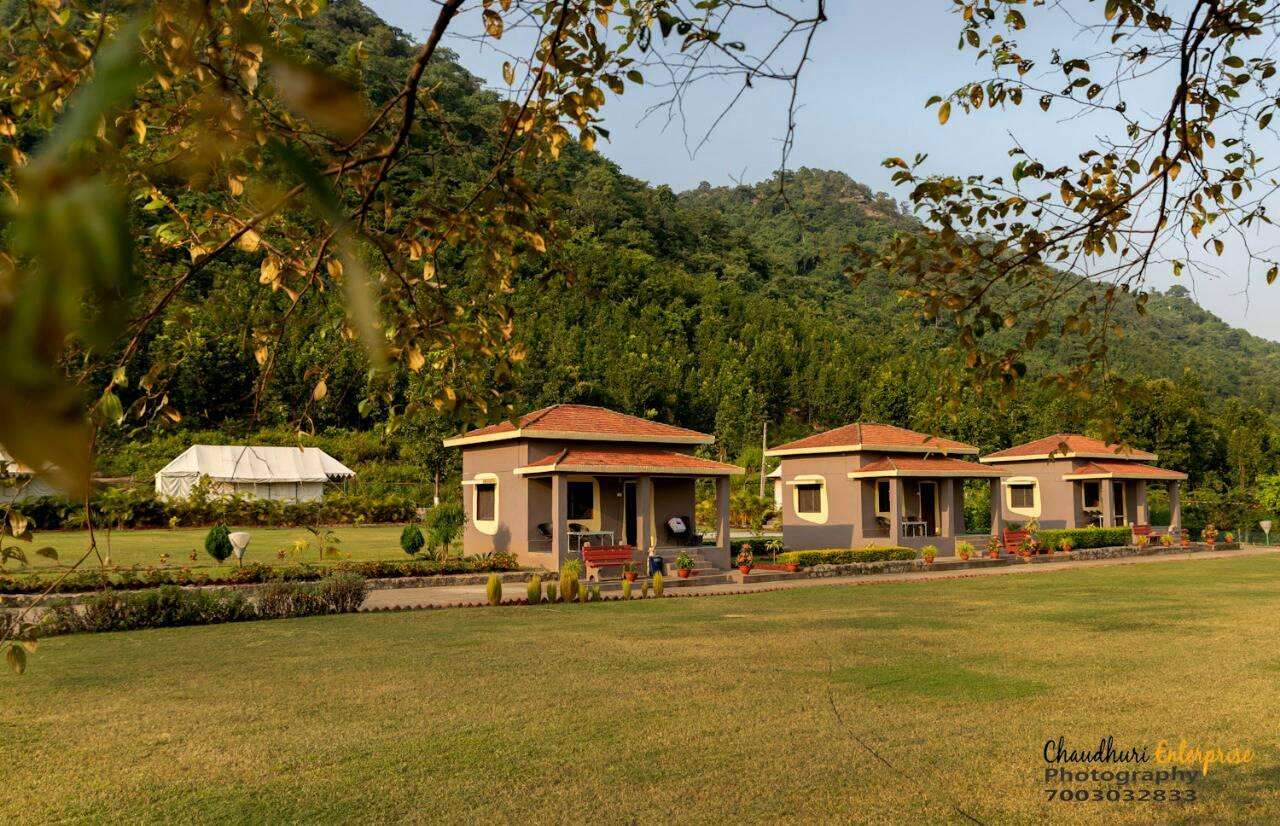 5 Resorts In Jhalda, Book NOW & Get Upto 50% Off