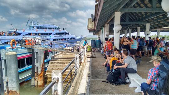 Surat Thani to Koh Tao Ferry and Bus Tickets