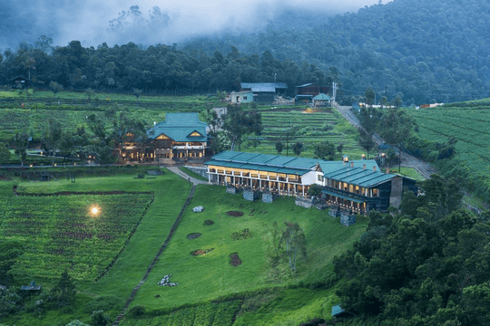 A Hideaway Tucked in Nilgiris with Lake Views, Ooty